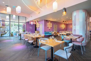 Breakfast, lunch, dinner served; French cuisine  - Aiden by Best Western Clermont-Ferrand Hotel & Spa (Clermont-Ferrand)