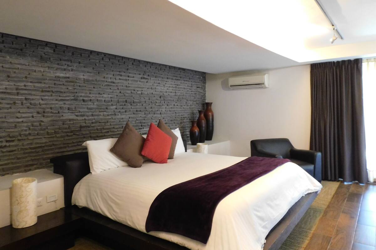 Standard Room | Minibar, desk, free WiFi, bed sheets