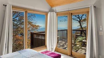 5 bedrooms, desk, iron/ironing board, free WiFi