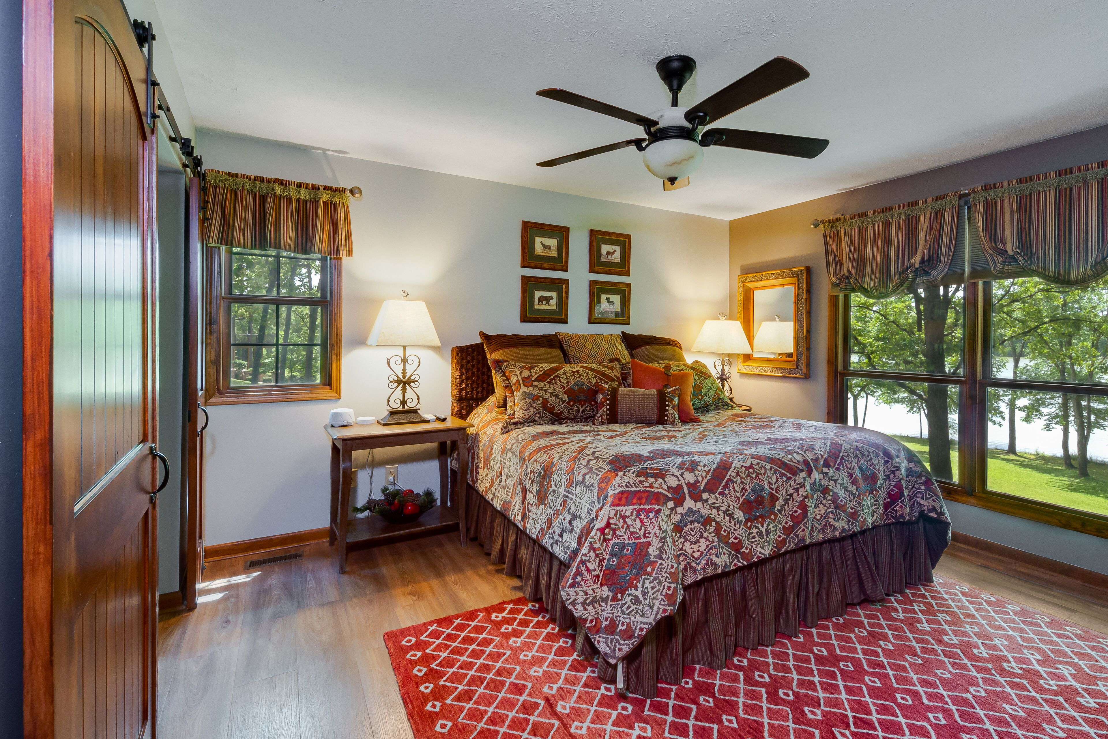 4 bedrooms, desk, iron/ironing board, free WiFi