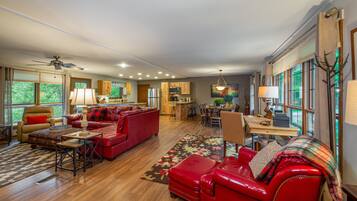 Smart TV, fireplace, DVD player, table tennis