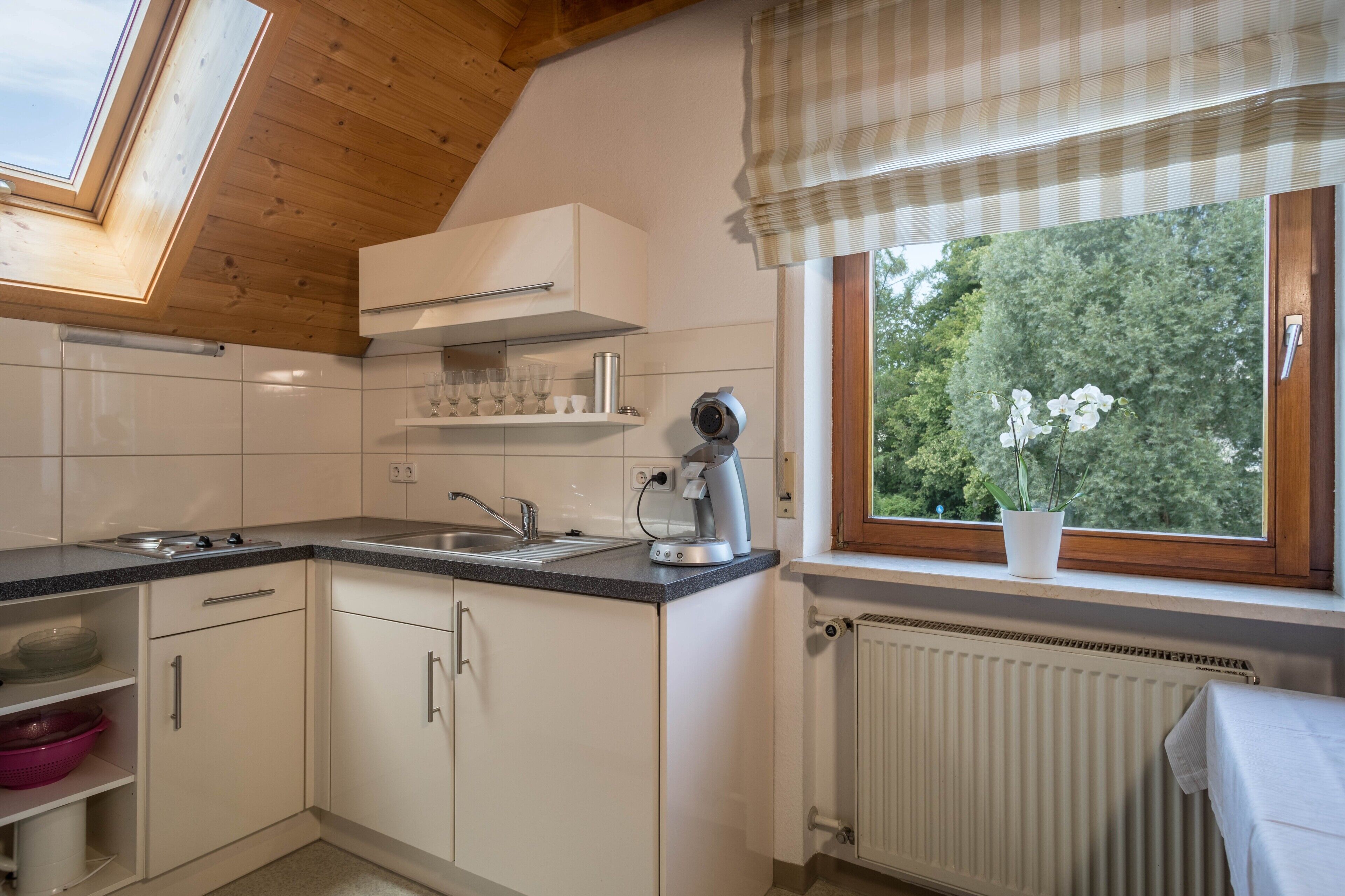 冷蔵庫、電子レンジ、コンロ  、コーヒー / ティーメーカー