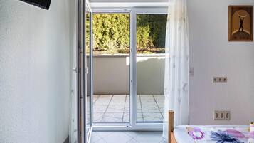 1 Schlafzimmer, BĂŒgeleisen/BĂŒgelbrett, kostenloses WLAN, BettwĂ€sche