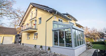 Einzimmerapartment im "Haus Ruther" in Thermalbadnähe mit WLAN, Terrasse & Garten