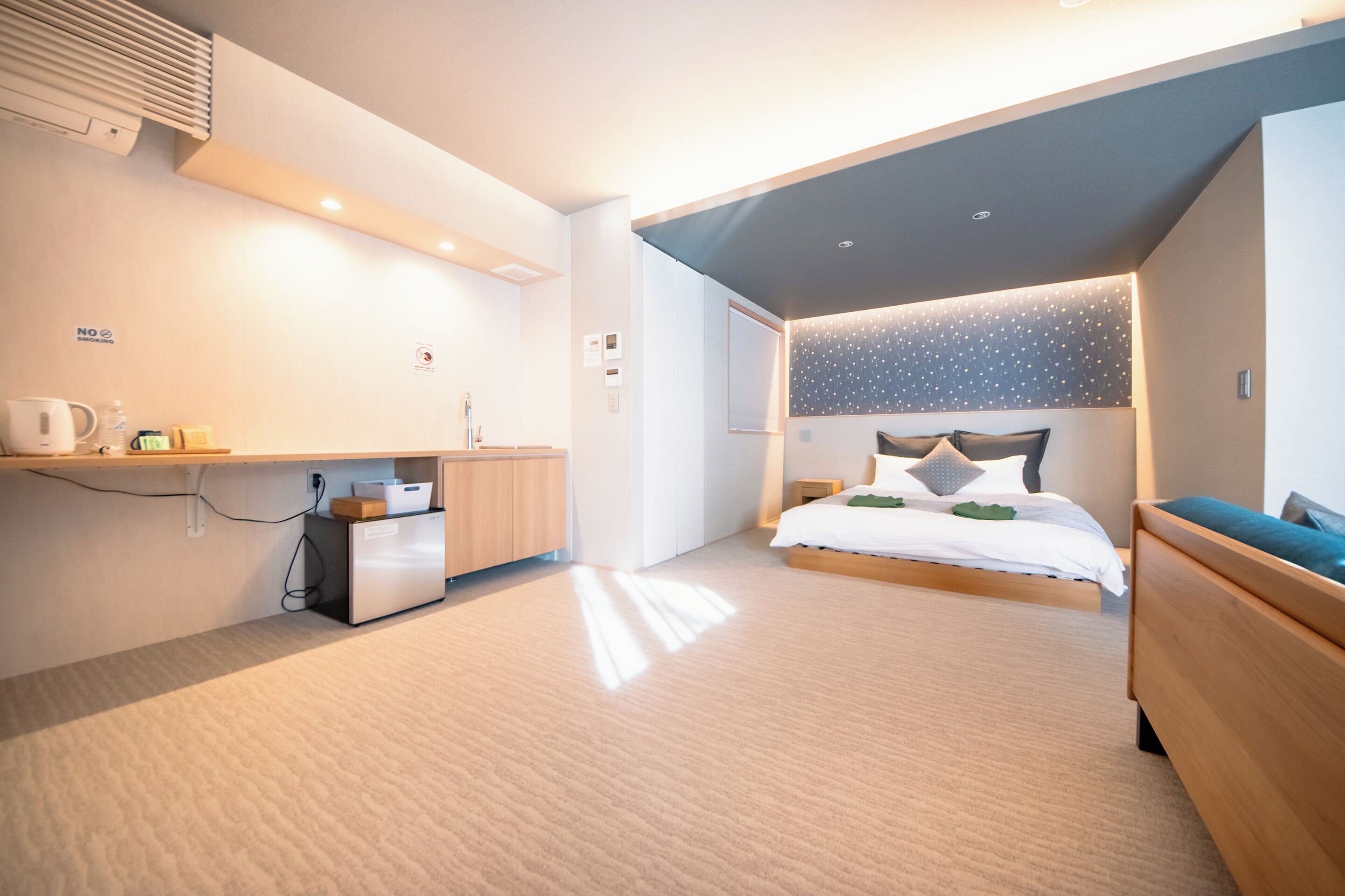 design double room, non smoking | laptop workspace, free wifi, bed sheets