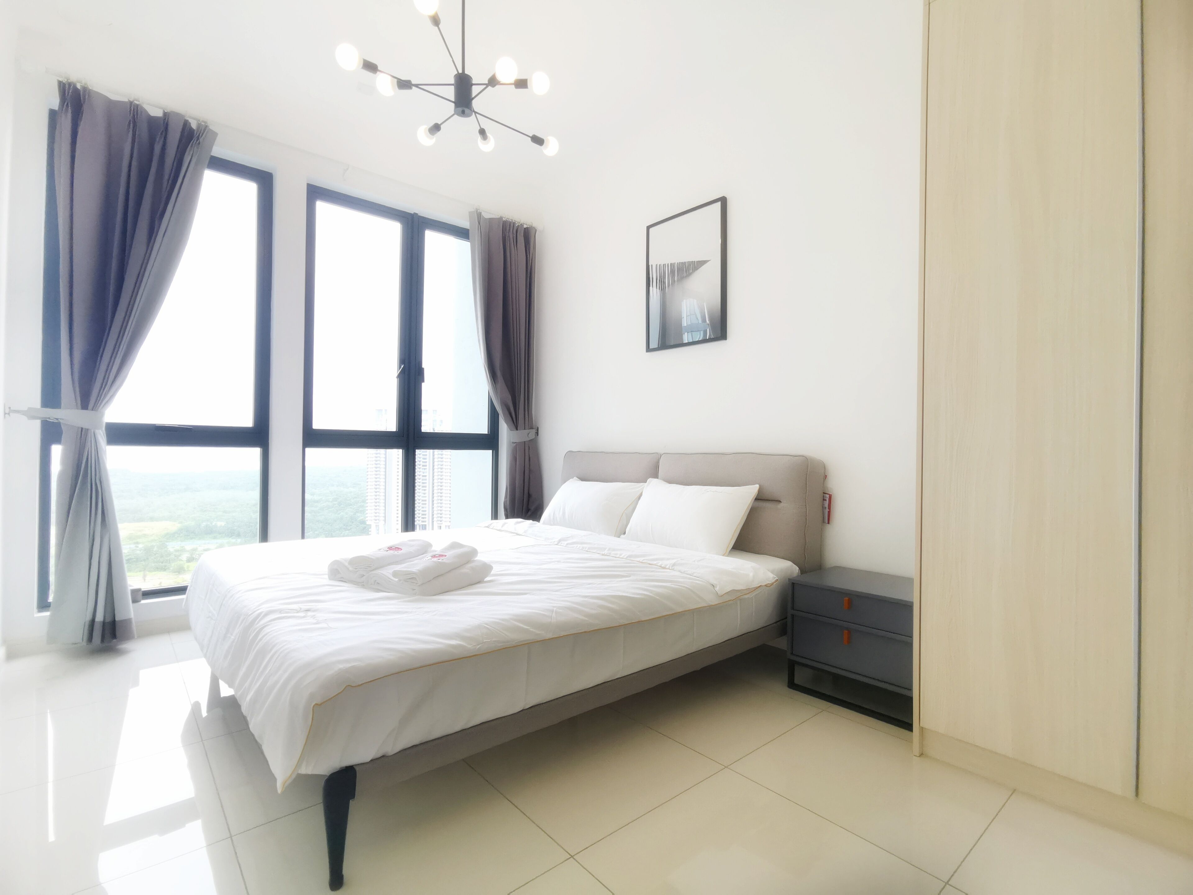 套房, 3 间卧室 (Elysia) | 办公桌