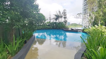 Kolam renang terbuka 