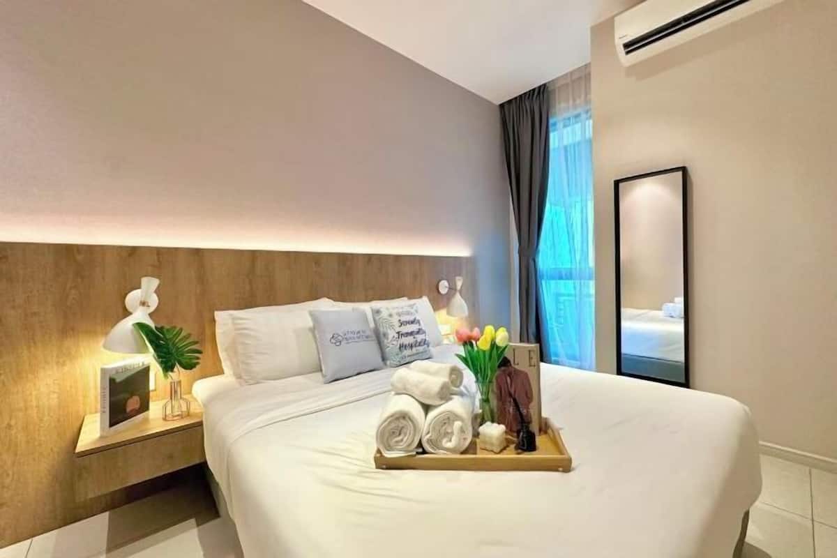 2 Schlafzimmer, Schreibtisch