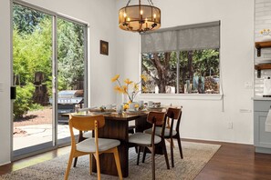 Dining - Stunning Views, Patio, Beautiful Contemporary Home! (Sedona)