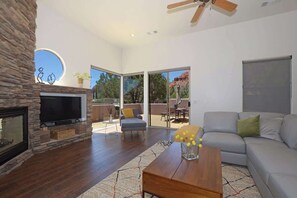 TV, fireplace, offices - Beautiful Contemporary Home! Mountain Shadows - S0 (Sedona)