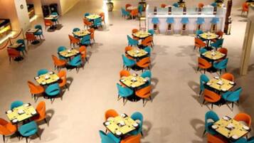 Tägliches Frühstücksbuffet gegen Gebühr