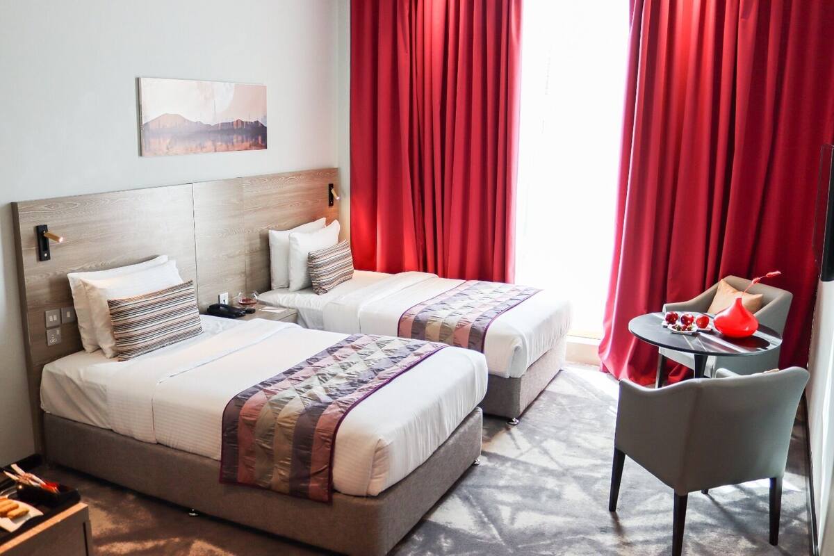 Tomannsrom – deluxe | Minibar, blendingsgardiner, lydisolert og strykejern/-brett
