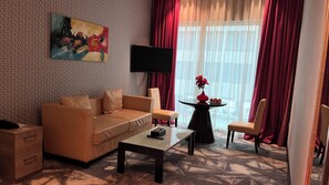 Executive Suite, 1 King Bed | Living area - Fortune Atrium Hotel (Dubai)