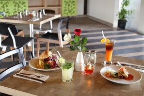Essen und Trinken