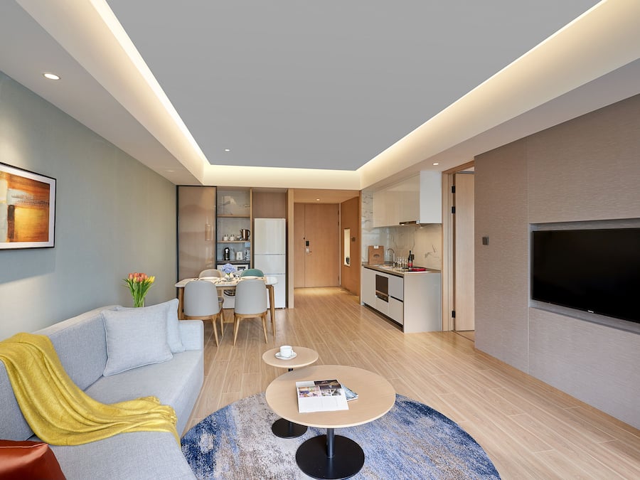 Deluxe Suite, 1 Bedroom | Peralatan tempat tidur premium, gebar bulu kapas, busa memori