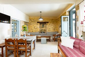 Een smart-tv en een kantoor