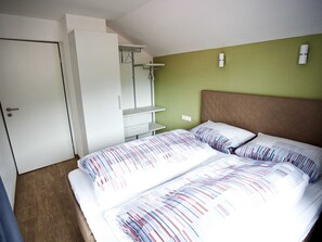 2 Schlafzimmer, Schreibtisch, WLAN, Bettwäsche