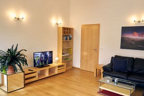 Televisio, kirjoja, stereot
