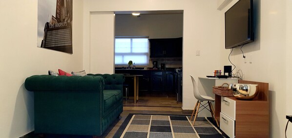 Apartment, 1 Bedroom, Smoking, Garden View | Interior
