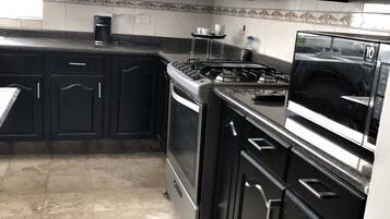 Departamento, 1 habitación, para fumadores, vista al jardín | Interior