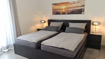 2 Schlafzimmer, Reisekinderbett, WLAN, Bettwäsche