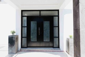 Entrée de l’hébergement