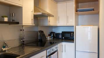 Fridge, microwave, coffee/tea maker, electric kettle