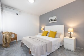 1 dormitorio, tabla de planchar con plancha, wifi gratis y ropa de cama