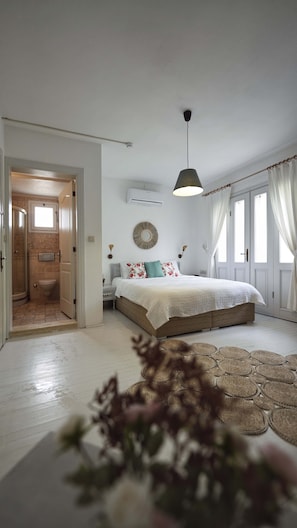 Quarto júnior | Escrivaninha, Wi-Fi de cortesia