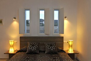 3 chambres, fer et planche à repasser, Wi-Fi gratuit, draps fournis