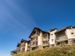Exterior - Cozy T2 Apartment for 4 with Terrace, near Slopes, Free Shuttle, Mountain View, Access to Spa (Peyragudes)