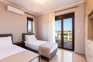 4 chambres, fer et planche à repasser, Wi-Fi, draps fournis