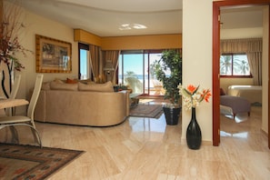TV, fireplace - First floor Beach side property, San Pedro (Marbella)