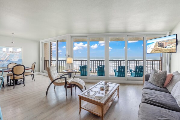 TV - Sea Gull #604L: Beachfront 1 Bedroom 1 Bathroom With Spectacular Views and 24 Hour Management (Port Aransas)