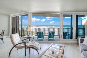 TV - Sea Gull #604L: Beachfront 1 Bedroom 1 Bathroom With Spectacular Views and 24 Hour Management (Port Aransas)