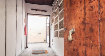 Holiday Home near the beach "Casa Tradicional D" with Roof Terrace