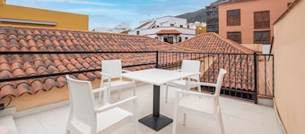 Holiday Home near the beach "Casa Tradicional D" with Roof Terrace