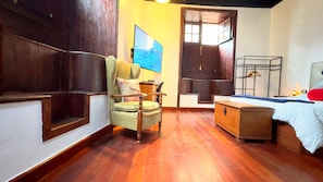 1 bedroom, iron/ironing board, WiFi (free), bed sheets