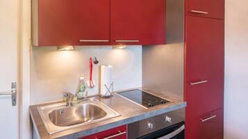 Kühlschrank, Ofen, Herdplatte, Geschirrspüler