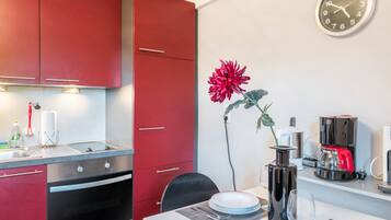 Kühlschrank, Ofen, Herdplatte, Geschirrspüler