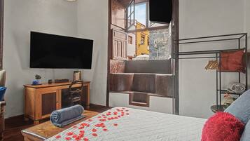 2 bedrooms, iron/ironing board, WiFi (free), bed sheets