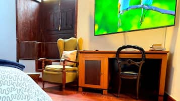 2 dormitorios, tabla de planchar con plancha, wifi gratis y ropa de cama