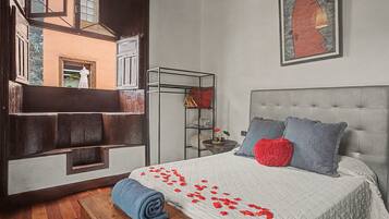 2 bedrooms, iron/ironing board, WiFi (free), bed sheets