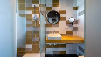 Shower, towels