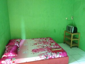 Double Room | Bed sheets - Pondok Sundawa (Pangandaran)