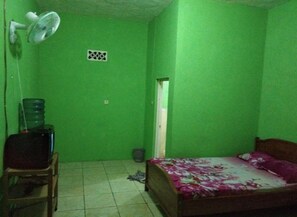 Double Room | Bed sheets - Pondok Sundawa (Pangandaran)