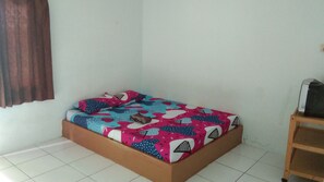 Single Room | Bed sheets - Pondok Sundawa (Pangandaran)