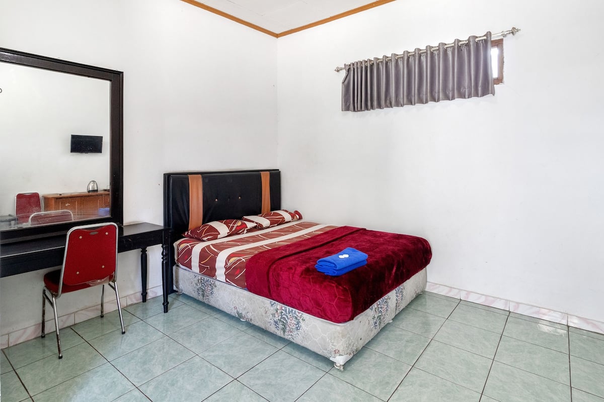 Superior Room (2 pax) | Meja, Wi-fi percuma, cadar katil