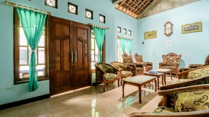 Khu tiếp khách ở sảnh