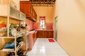 Interior - Mutiara Guesthouse (Kalirejo)